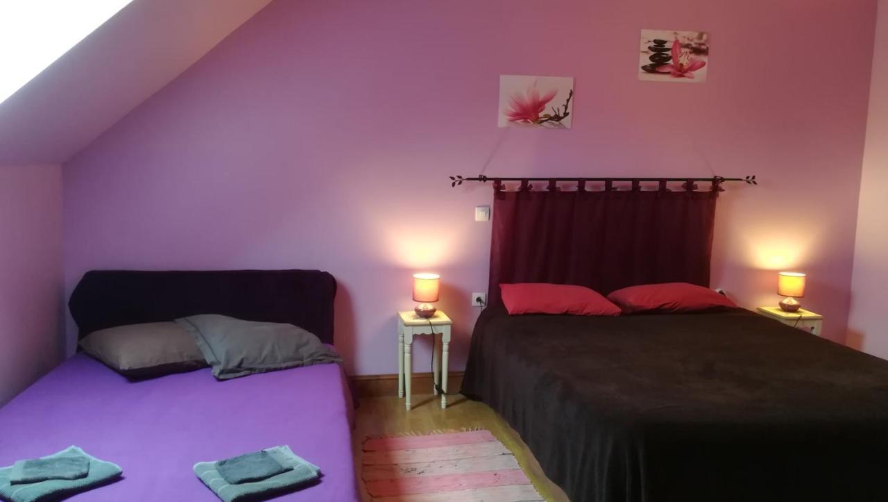 La Ferme De L'Isle Et Sa Roulotte Bed & Breakfast Avaray Bagian luar foto